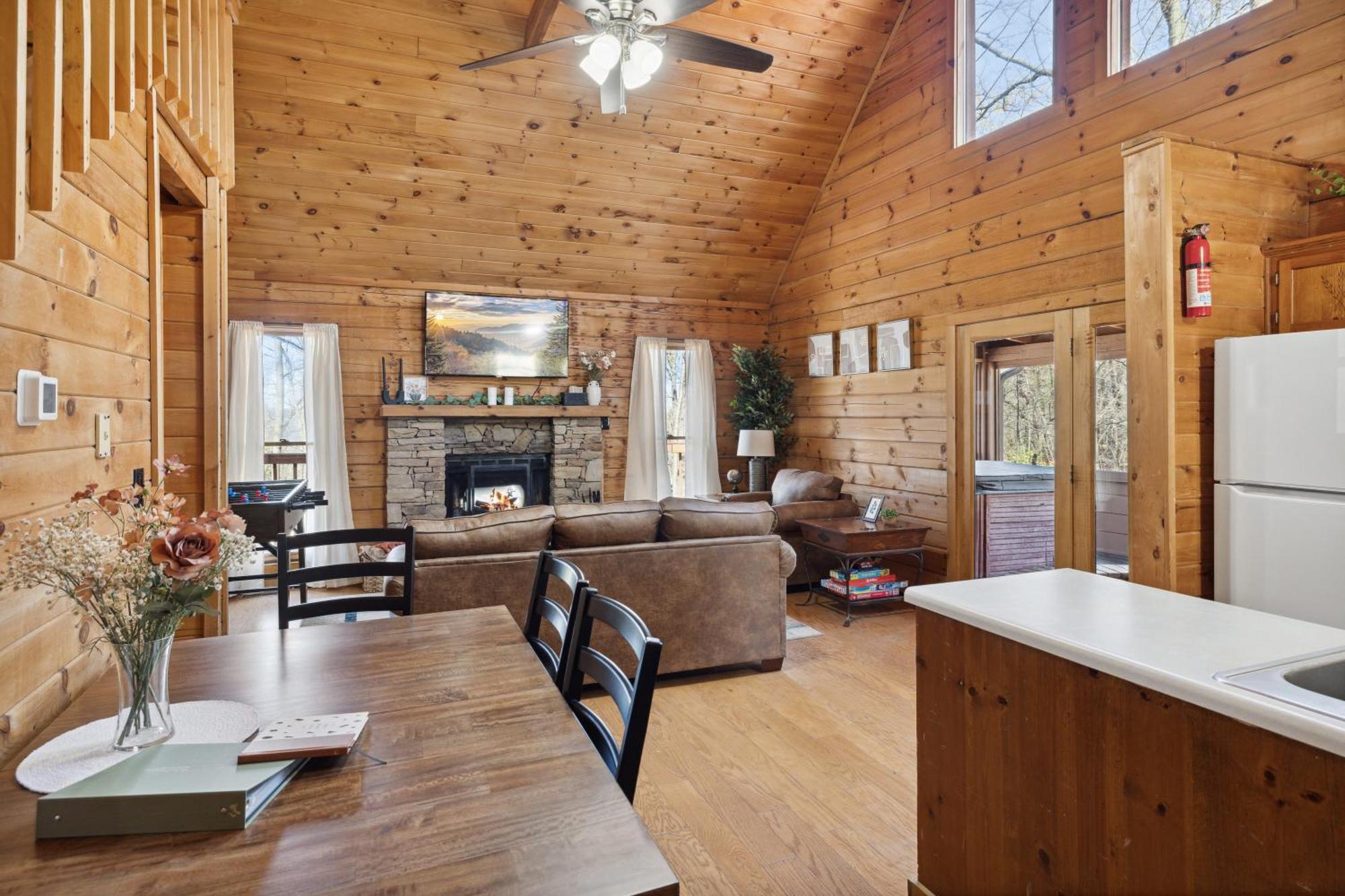 Cozy Family Friendly Cabin With Hot Tub, Near Gatlinburg, Pigeon Forge, Dollywood Sevierville Zewnętrze zdjęcie